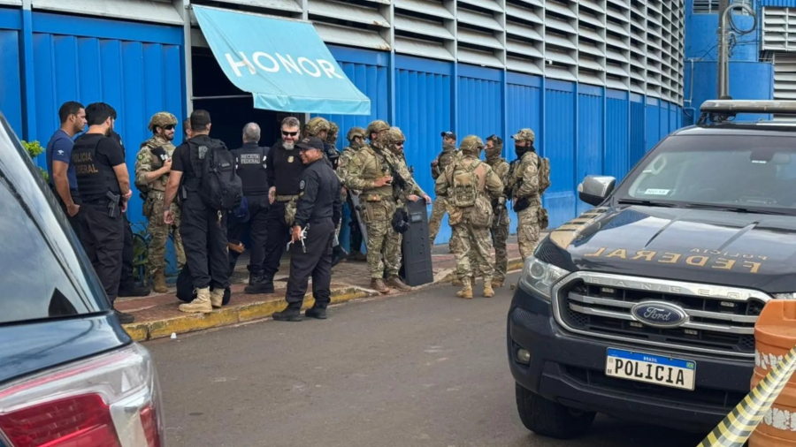 Operação mira esquema com agentes públicos e apreende R$ 40 milhões em bens