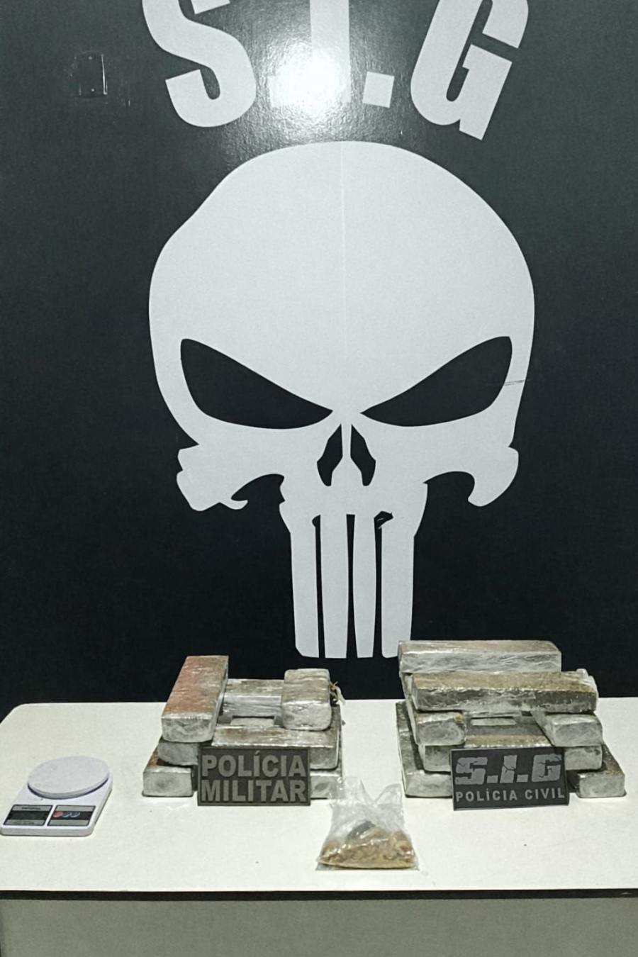 Tráfico de drogas volta a acender alerta e três são presos com 14 kg de maconha