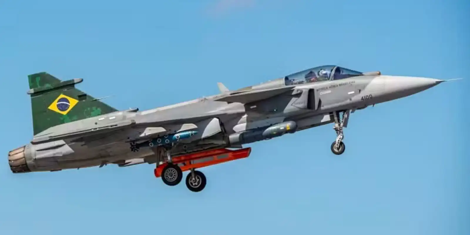 Lula batiza primeiro caça Gripen produzido no Brasil