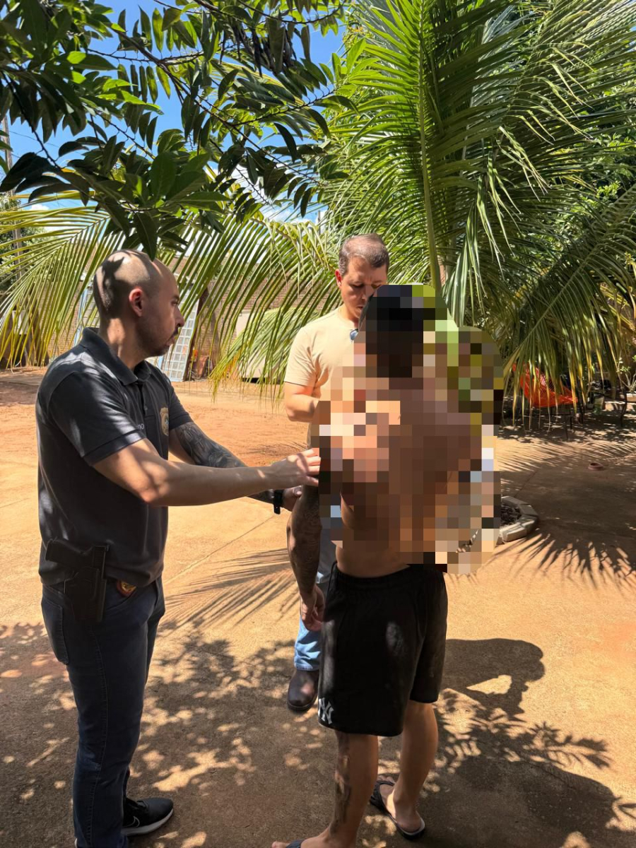 Suspeito tenta fugir pelo telhado e acaba preso com drogas em Três Lagoas