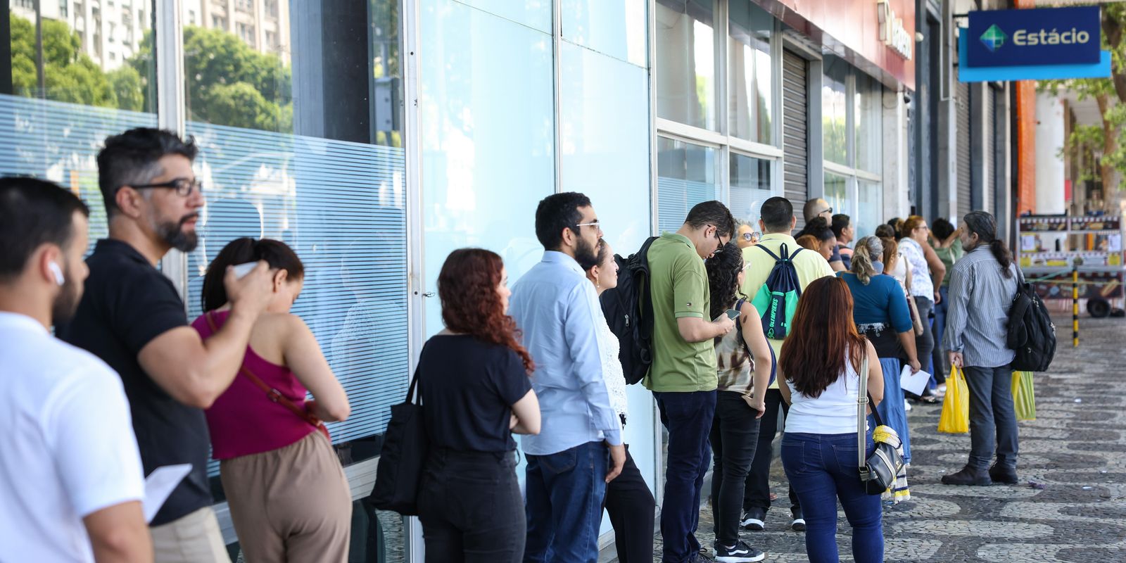 Governo federal vai chamar mais 7 mil servidores em 2026, diz ministra