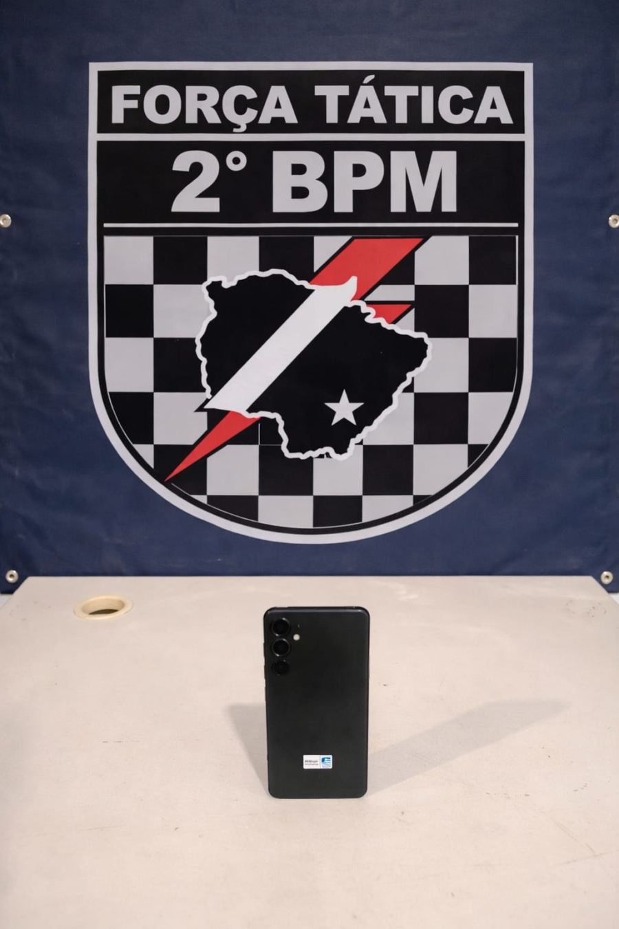 Dupla é detida após agredir vítima com copo de vidro e roubar celular em Três Lagoas