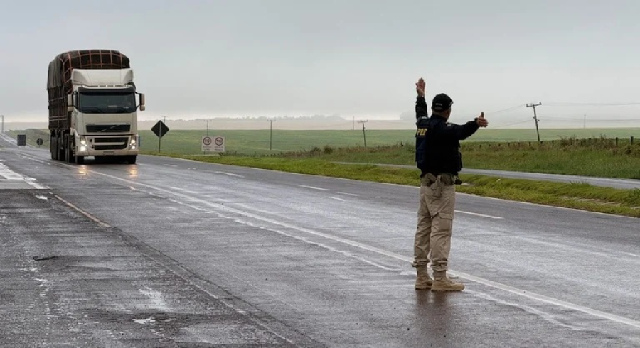Feriado sem mortes: PRF registra 10 acidentes e mais de 1,6 mil autuações em MS