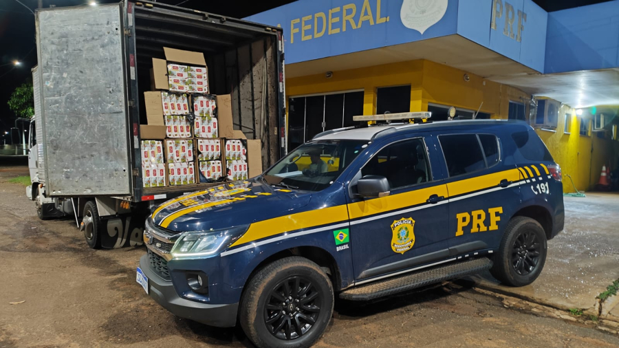 PRF apreende 20 mil maços de cigarros na BR-262 