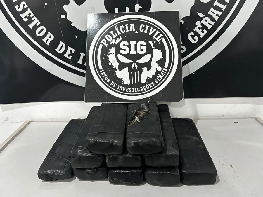 Mulher é presa com 8 kg de maconha em carro por aplicativo