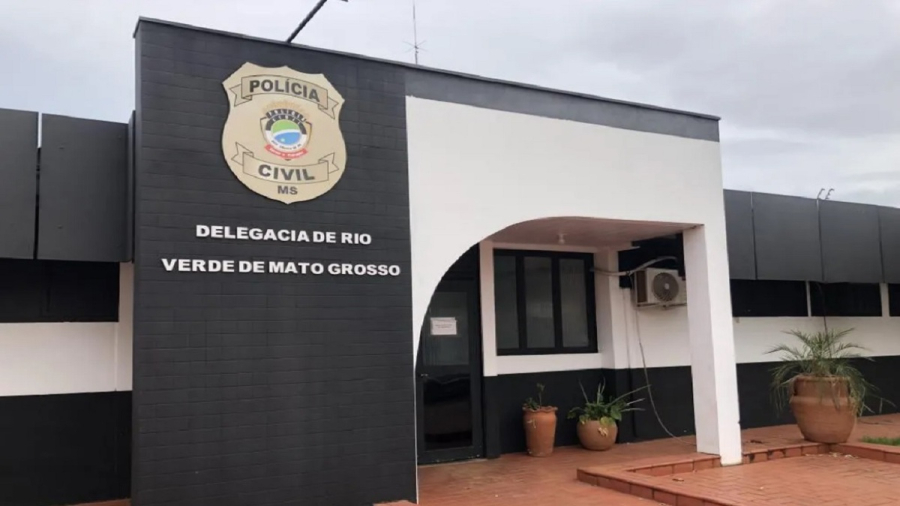 Ataque com canivete deixa três feridas