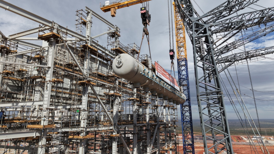 Arauco instala estrutura de 300 toneladas na maior caldeira de recuperação do mundo