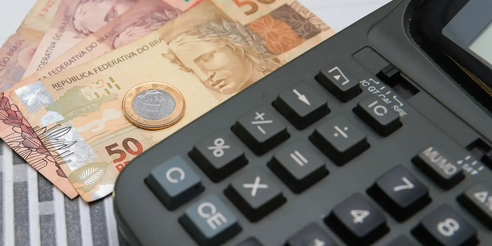 Dívida Pública sobe 1,91% em abril e encosta em R$ 8,8 trilhões