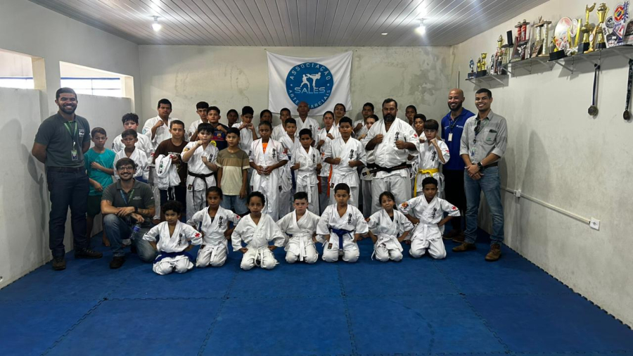 Karatê ganha força e atende 45 jovens com apoio da Suzano em Ribas do Rio Pardo
