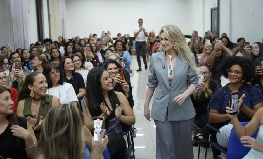 Palestra de Alice Salazar lota Sebrae em Três Lagoas