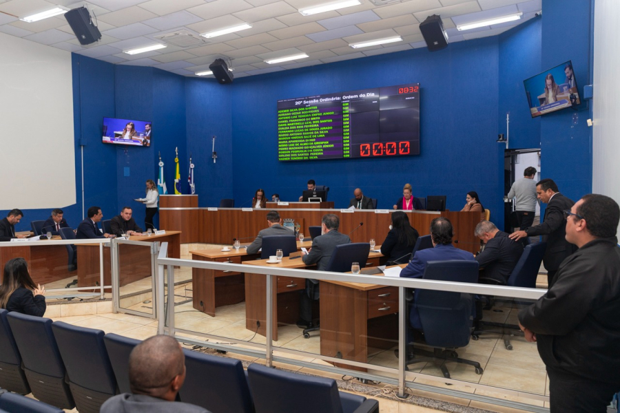 Câmara amplia vale-refeição para servidores em plantão