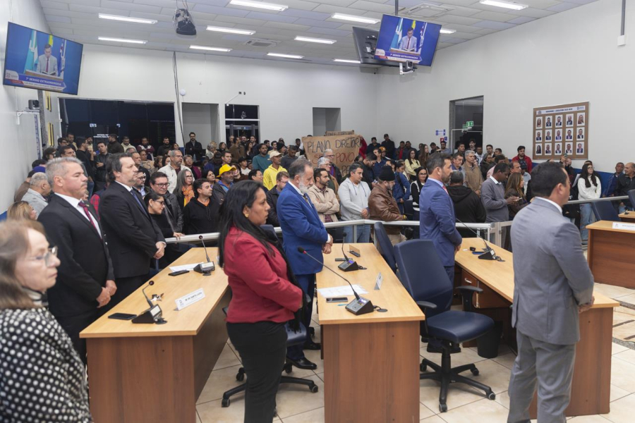 Plano Diretor é aprovado após sessão marcada por protestos na Câmara