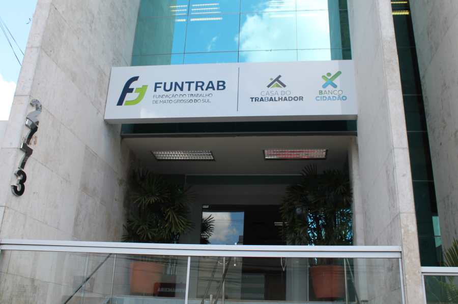 Funtrab oferece vagas para motorista e aplicador agrícola