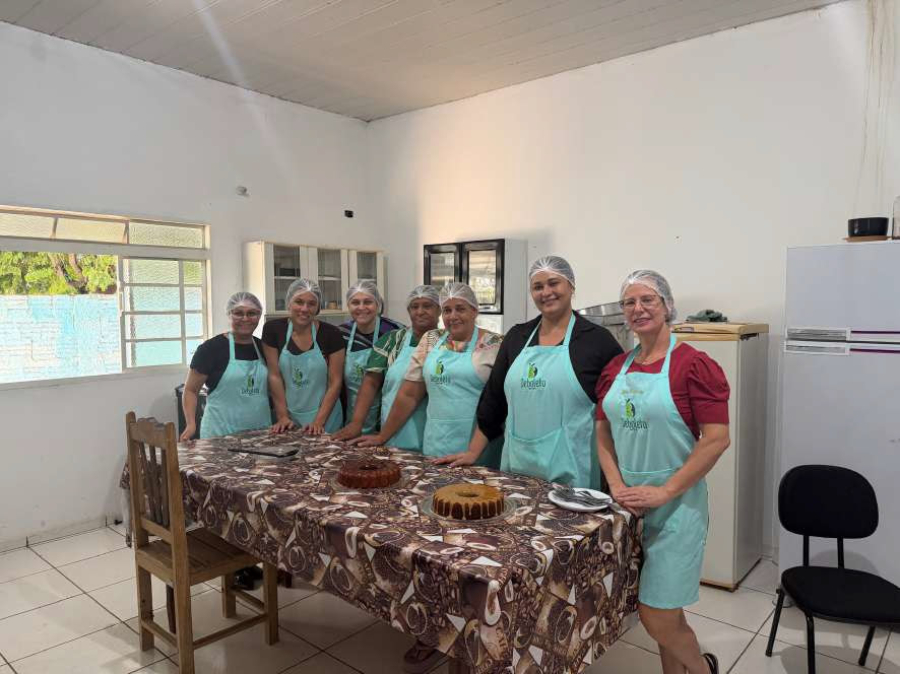  Curso de gastronomia capacita mulheres em Água Clara